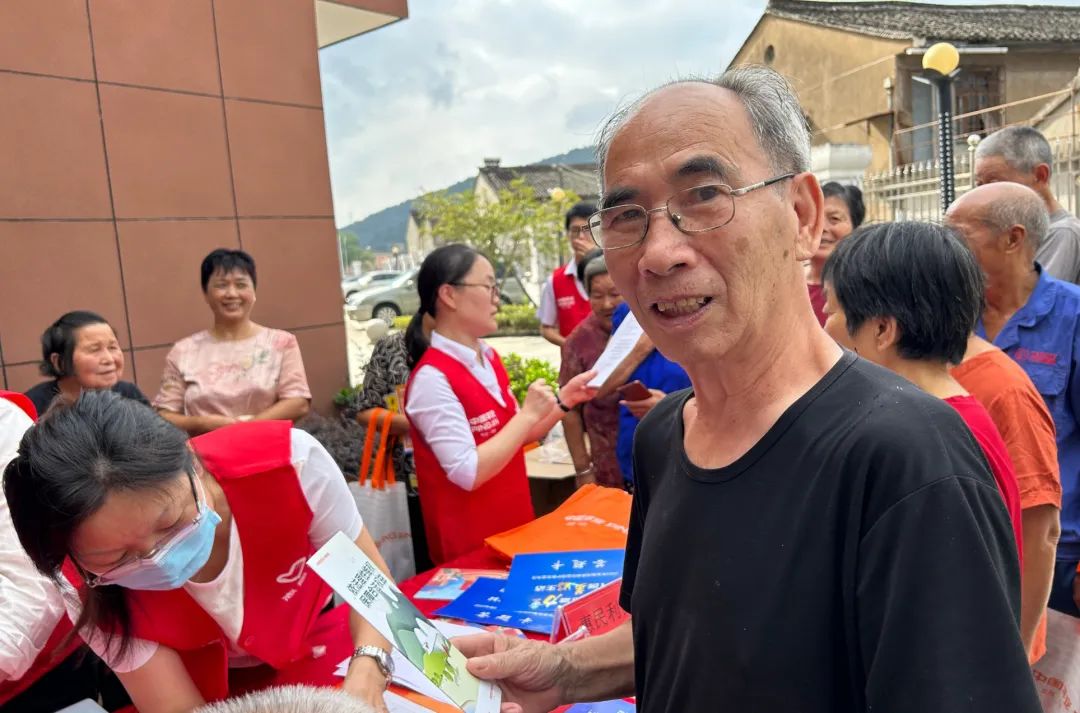 金融乡村促振兴，走访慰问传党恩——平安养老险宁波分公司走进农村开展宣传教育月活动
