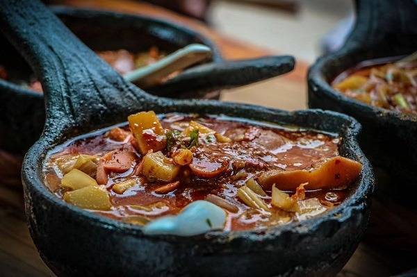 21℃的城市 | 安顺美食地图，一口尝尽黔中六百载风味