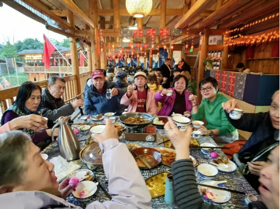 串珠成链绘盛景，黔粤携手启新程！黔南“小天马”文旅线路引大湾区旅行商热捧