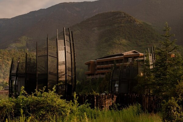 双秘境联动引爆百万流量，隐奢逸境"山湖星约"重塑星空奢旅新范式