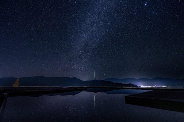 双秘境联动引爆百万流量，隐奢逸境"山湖星约"重塑星空奢旅新范式