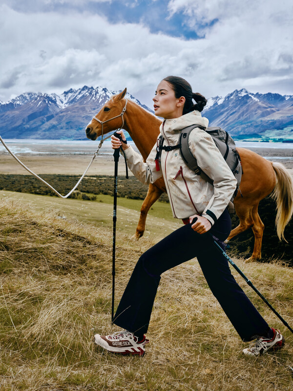 可隆KOLON KRAFT旗舰店启幕深圳万象城 品牌代言人刘诗诗现场首穿演绎「驭马迎风」新春限定系列