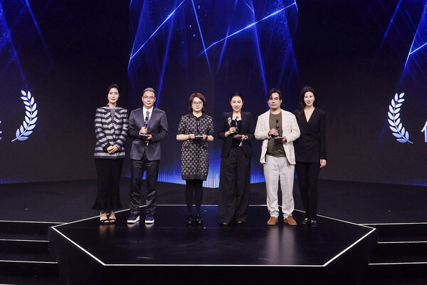 修丽可携手新晋品牌代言人胡歌共敬专业力量 第七届专业精神年度盛典暨天猫超级品牌日 修丽可携手新晋品牌代言人胡歌共敬专业力量 第七届专业精神年度盛典暨天猫超级品牌日