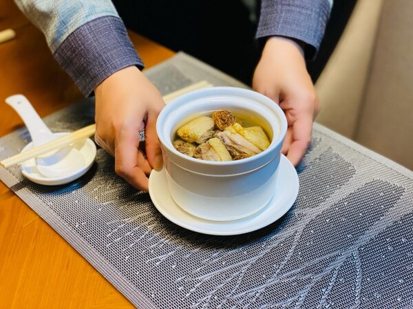 全场景服务铸标杆 温暖底色绘新篇 ---- 凤凰酒店提交2025年 "温情答卷"