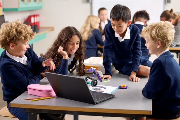 乐高®教育宣布推出专注于计算机科学与人工智能的动手实践式学习解决方案