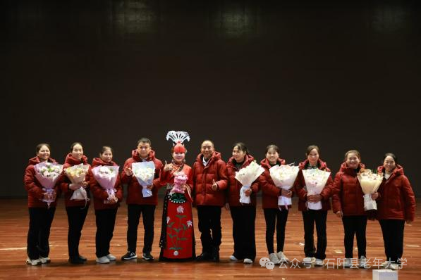 青阳乡老年学校闪耀高校舞台：传统非遗与现代美育的深情对话