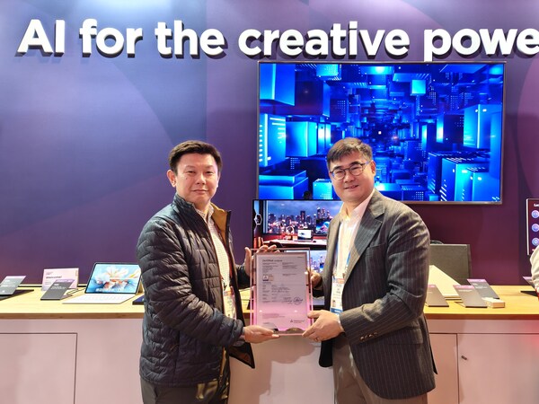 TÜV莱茵在CES为联想三款产品颁发认证证书，树立显示及智联生态领域新标杆