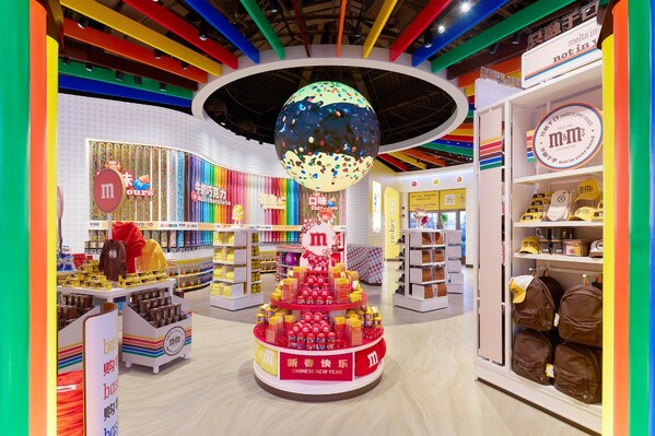 玛氏M&M'S® 迪士尼小镇店启幕，上海成为全球唯一"双店城市"