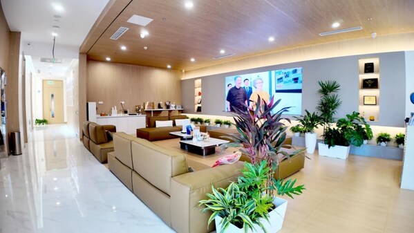 泰康口腔与泰康之家共建"老年口腔特需中心"，助力"颐养东城"建设