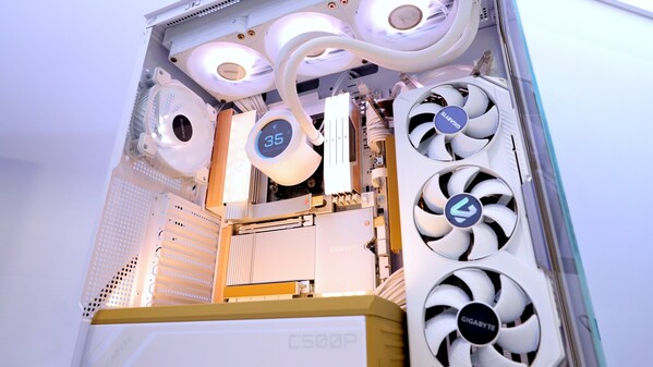 技嘉在CES 2026上发布X870E AERO X3D WOOD主板,以自然美学定义高性能主板新标准 技嘉在CES 2026上发布X870E AERO X3D WOOD主板,以自然美学定义高性能主板新标准