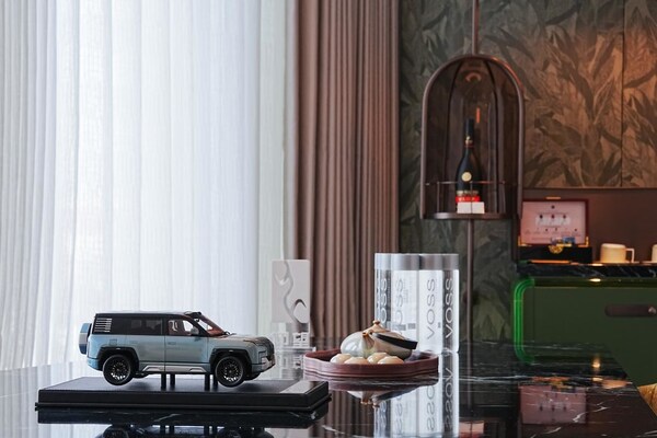 成都金融城英迪格酒店携手仰望汽车 成都金融城英迪格酒店携手仰望汽车