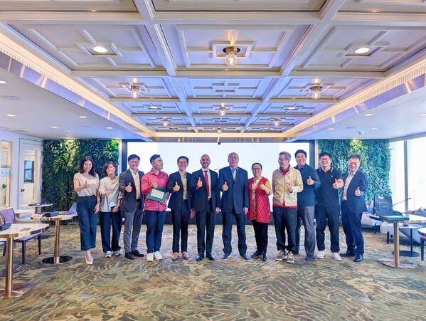 中国酒类流通协会主席团成员与 AWC 集团举行高层会晤