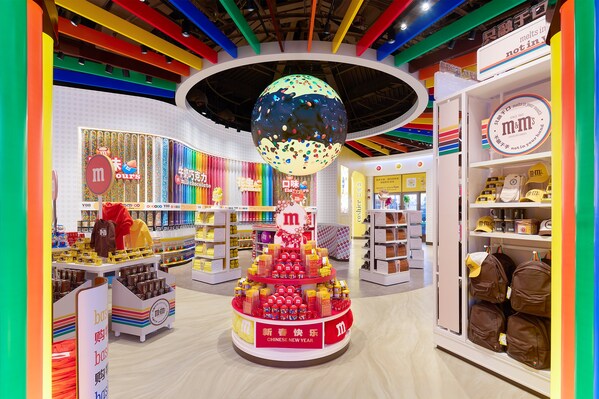 玛氏M&M'S® 迪士尼小镇店启幕，上海成为全球唯一"双店城市"
