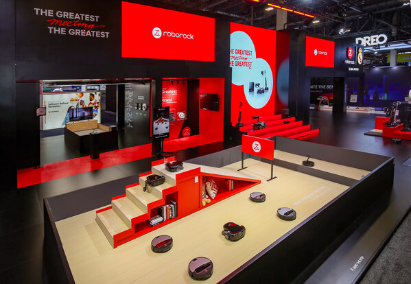 CES 2026：石头科技携手皇家马德里，全球首款能扫楼梯的扫地机器人亮相