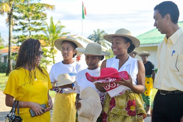 DHL集团庆祝"推动青年就业"项目十五周年,将全球青年合作计划延续至2030年 DHL集团庆祝"推动青年就业"项目十五周年,将全球青年合作计划延续至2030年
