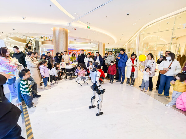 Robot Mall 机器人快闪店点亮北京又一核心商圈北辰荟