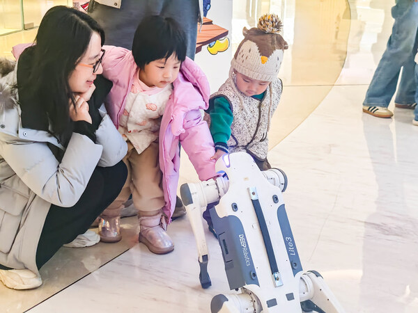 Robot Mall 机器人快闪店点亮北京又一核心商圈北辰荟