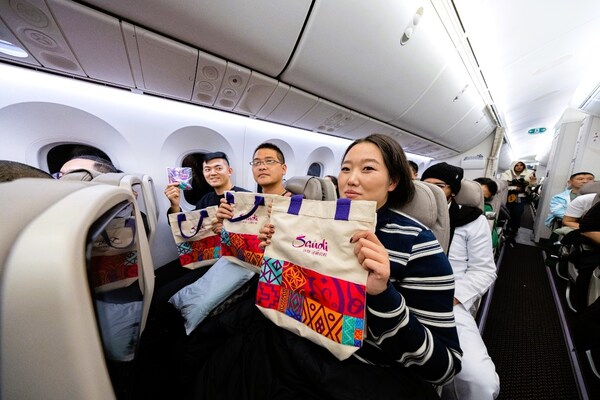 沙特"寻秘启程"主题航班圆满抵达,万米高空沉浸式体验阿拉伯好客之道 沙特"寻秘启程"主题航班圆满抵达,万米高空沉浸式体验阿拉伯好客之道