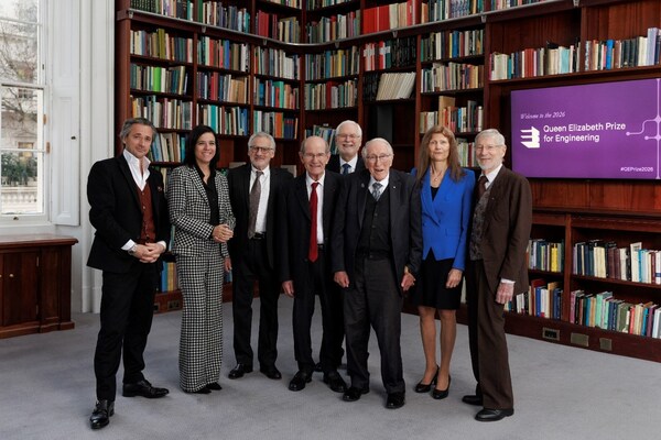 多通道人工耳蜗发明人----澳大利亚格雷姆•克拉克教授荣获2026年伊丽莎白女王工程奖！