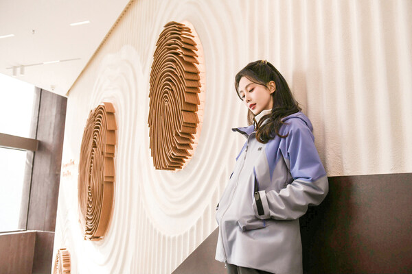 可隆品牌体验旗舰店「KOLON ATLAS可隆自然典集」在京揭幕 品牌代言人刘诗诗点睛启幕自然典藏之旅