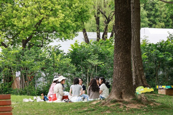 爱茉莉太平洋"AMORE能量青年"六年守护超三十万青年内在力量