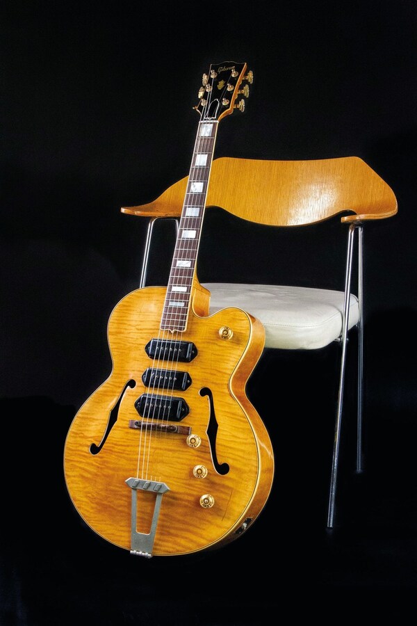 丹麦街传奇吉他店Regent Sounds宣布在Reverb平台独家在线出售T-Bone Walker的传奇吉他1949 Gibson ES-5N: "The Guitar That Started It All" 丹麦街传奇吉他店Regent Sounds宣布在Reverb平台独家在线出售T-Bone Walker的传奇吉他1949 Gibson ES-5N: "The Guitar That Started It All"