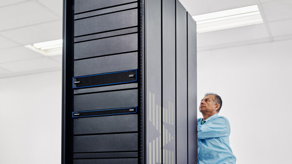 IBM推出AI智能体驱动的FlashSystem全闪存产品组合，开启"自主存储"新时代