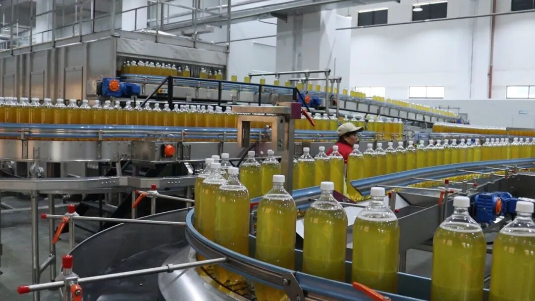 国企赋能 黔味新生——山翁青从时代记忆符号蝶变为“黔货出山”新名片 国企赋能 黔味新生——山翁青从时代记忆符号蝶变为“黔货出山”新名片