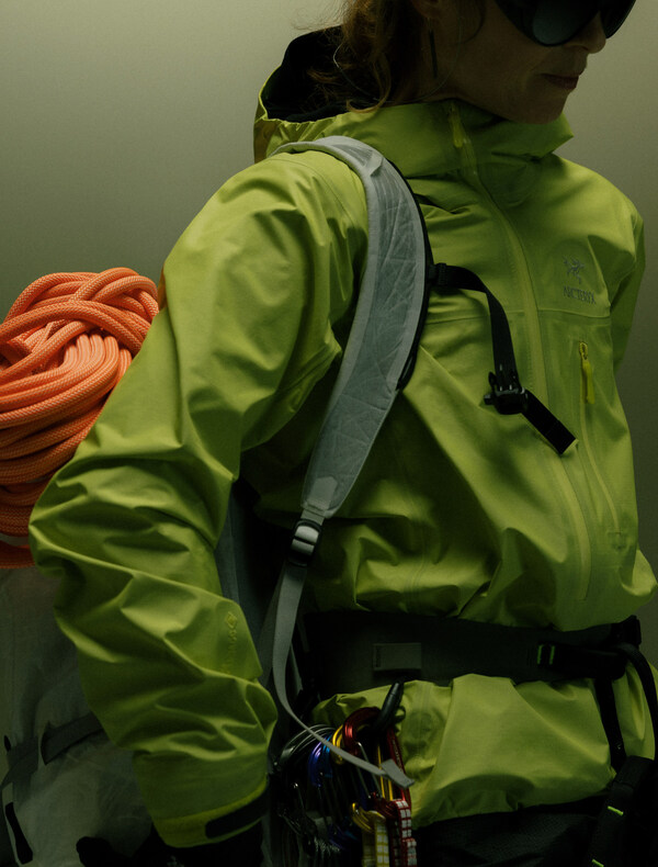 始祖鸟ARC'TERYX发布全新Alpha SL Kit