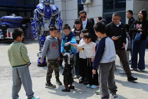 从一瓶水到一个救生瓶 厦门太古可口可乐见证逆行的"曙光"