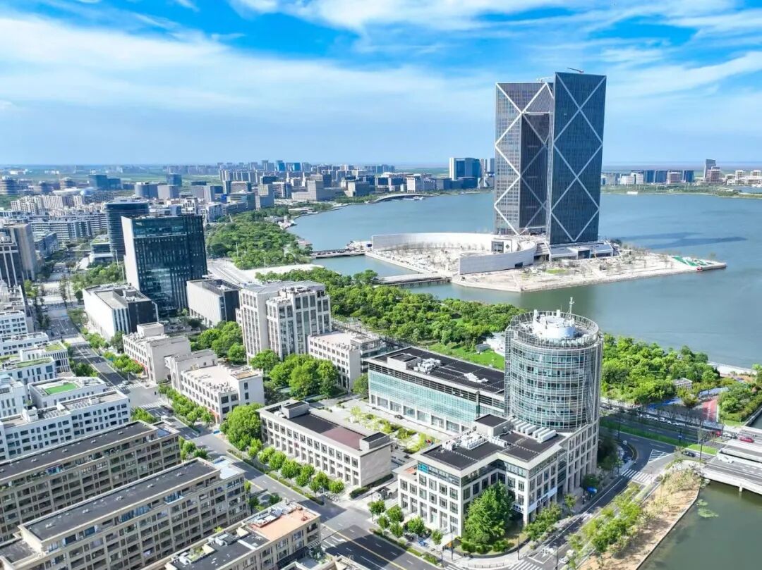 不止于“养龙虾”，临港全程陪伴OPC成长！政策五连问，来划重点啦