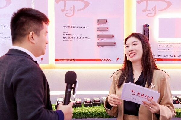 智能商贸 + 灯光探店 + 云游逛展，第34届古镇灯博会线上展会全面升级