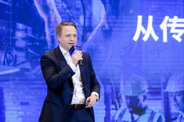 "恒行致远,智创采服"采埃孚售后举行中国商用车UPTIME共创大会 "恒行致远,智创采服"采埃孚售后举行中国商用车UPTIME共创大会