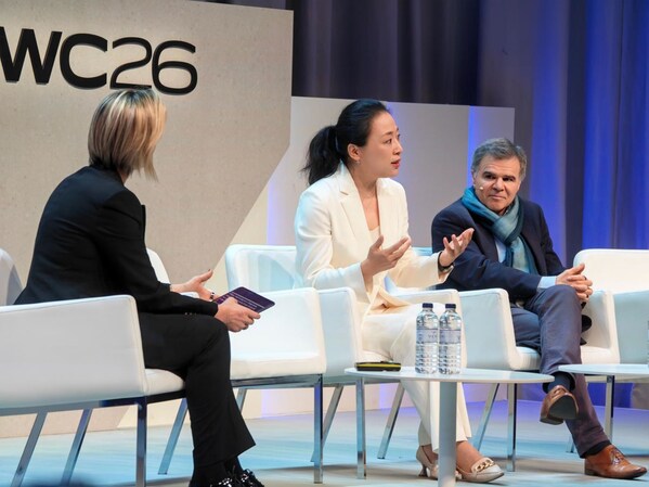 荣耀呼吁推动AHI理念下的开放生态合作,AI终端迎来新机遇 荣耀呼吁推动AHI理念下的开放生态合作,AI终端迎来新机遇