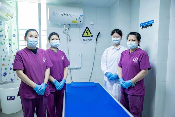 开在医院里的养老院：广之清如何破解“失能照护”最后一公里？