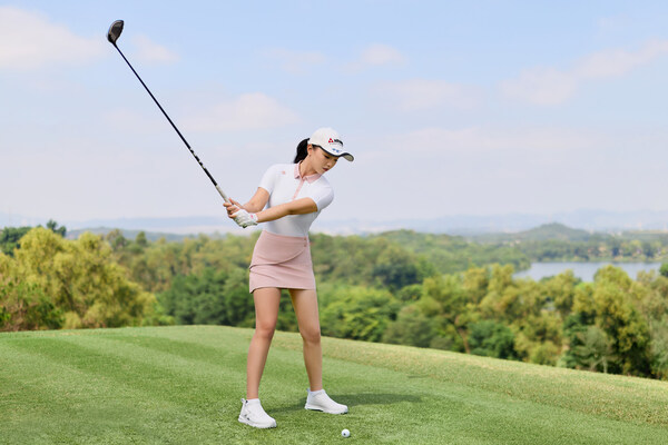 迪桑特高尔夫发布全新女子装备并于深圳举办D-TOUR女子专场 迪桑特高尔夫发布全新女子装备并于深圳举办D-TOUR女子专场