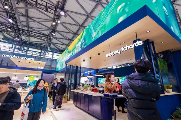 "时光淬炼,向新致远"摩飞90周年闪耀AWE2026:斩获艾普兰创新奖殊荣 "时光淬炼,向新致远"摩飞90周年闪耀AWE2026:斩获艾普兰创新奖殊荣