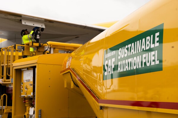 DHL快递与SHEIN签署"绿色航燃"协议，共促跨境电商物流更可持续