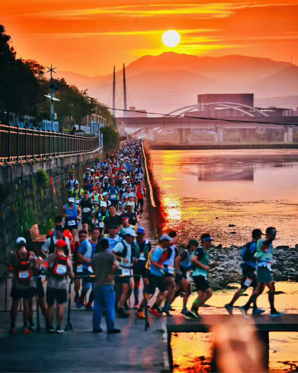 "王者,胜在出发那一刻":可隆正式冠名宁海越野挑战赛,签约运动员邓国敏加入共赴征程 "王者,胜在出发那一刻":可隆正式冠名宁海越野挑战赛,签约运动员邓国敏加入共赴征程