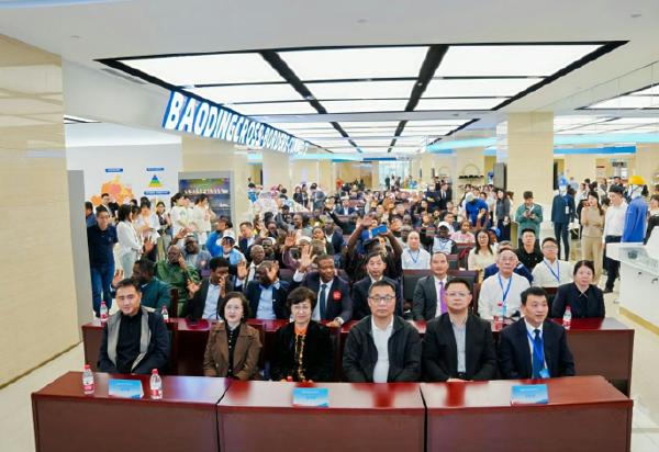 供应商网国际站签署战略合作协议,助力保定市跨境电商综合试验区建设,推动外贸行业新发展 供应商网国际站签署战略合作协议,助力保定市跨境电商综合试验区建设,推动外贸行业新发展