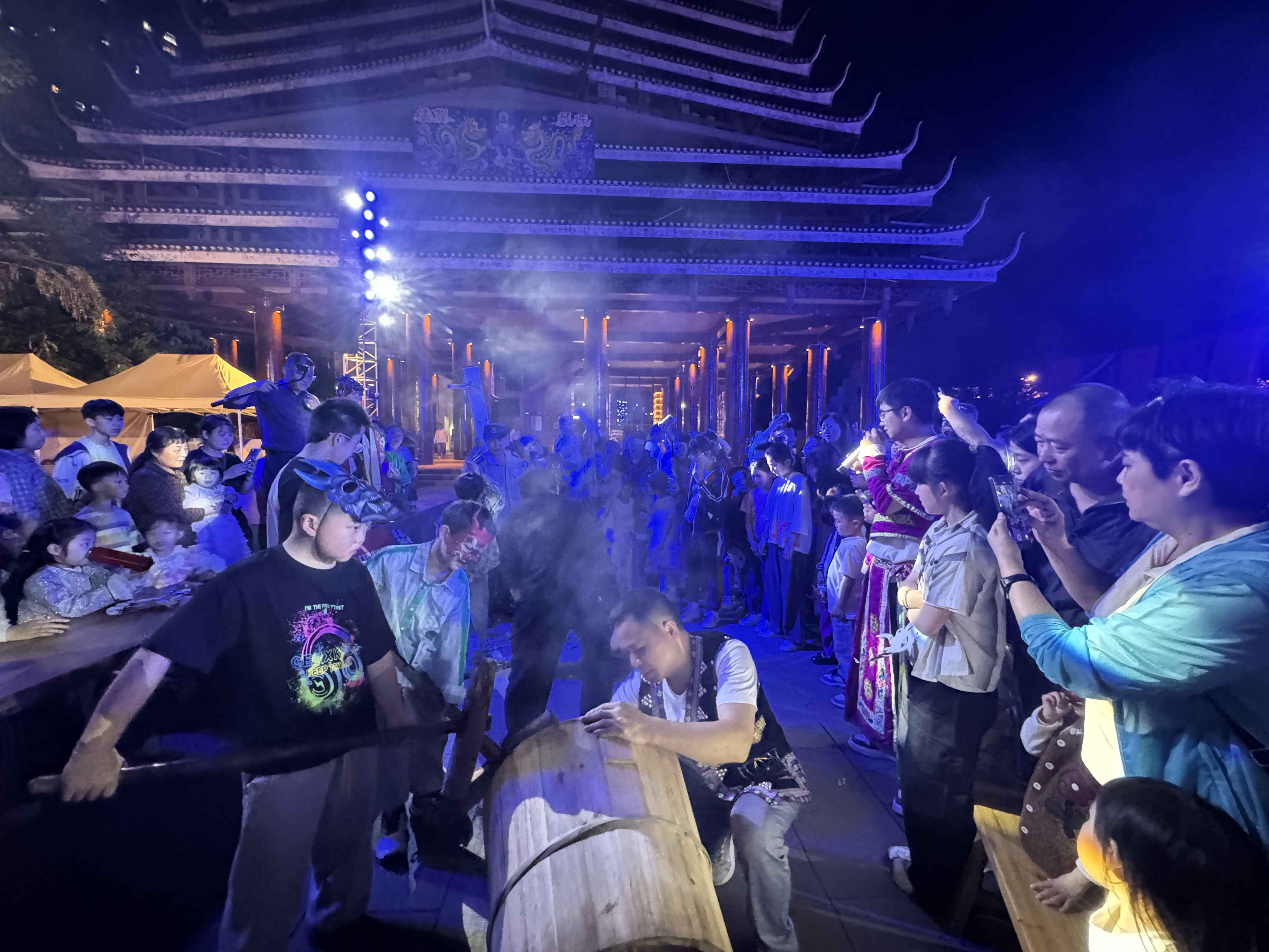 千年傩戏焕新生 城市秘境嗨不停 ——《爽爽贵阳嗨翻天・苗疆秘境狂欢节》盛大启幕