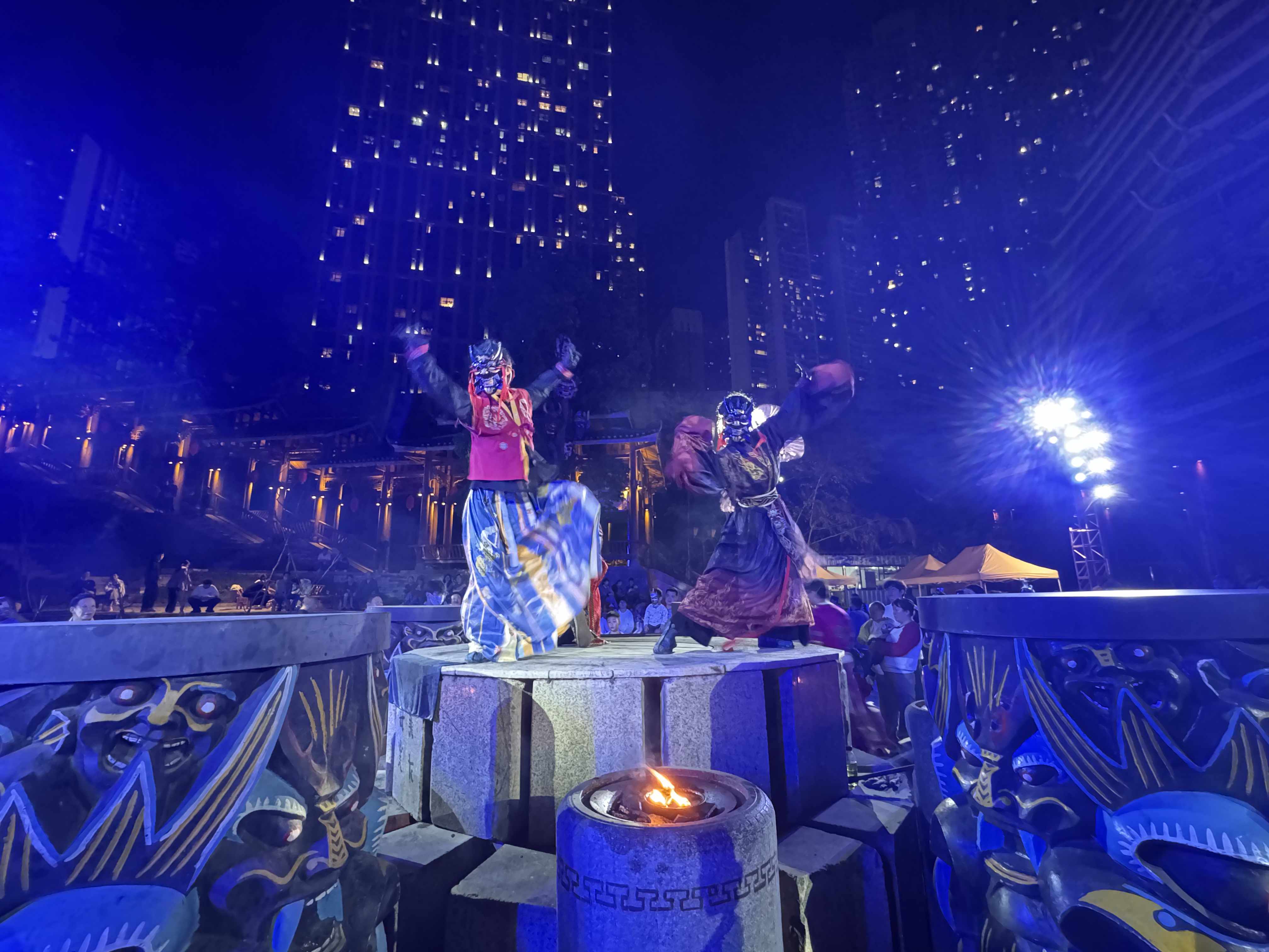 千年傩戏焕新生 城市秘境嗨不停 ——《爽爽贵阳嗨翻天・苗疆秘境狂欢节》盛大启幕