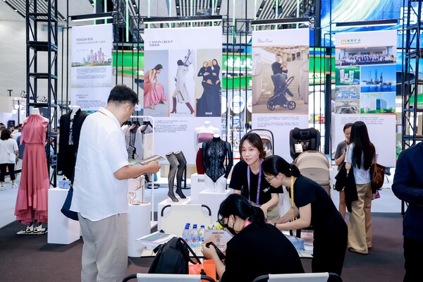 复星旅文携三大"超级"度假产品线亮相2026海南消博会