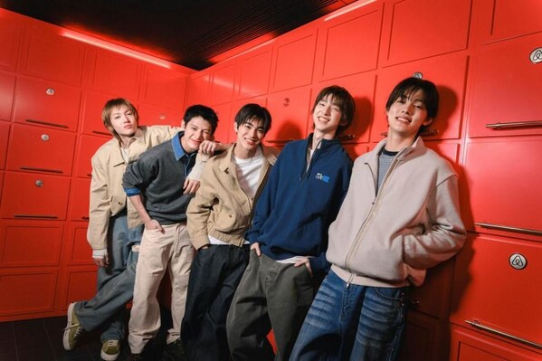 直击新曲现场  Airbnb爱彼迎邀你走进CORTIS的灵感基地，体验红绿对撞的音乐世界