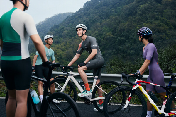 迪桑特发布全新骑行主题大片《同频至上》 共同诠释"破风前行"精神