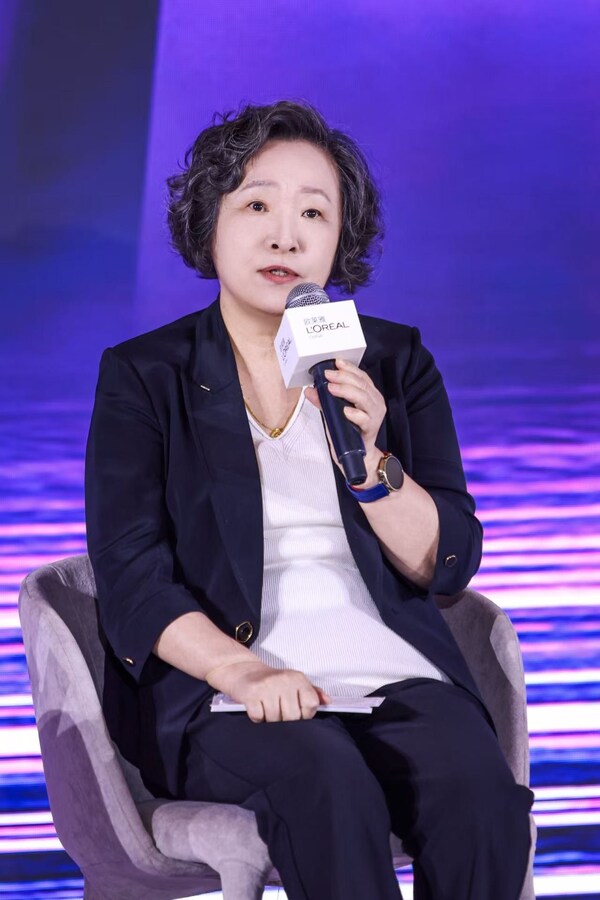 欧莱雅中国"消费者为天"论坛 携李佳琦、王微、马岚等跨界嘉宾共话AI时代消费新机遇