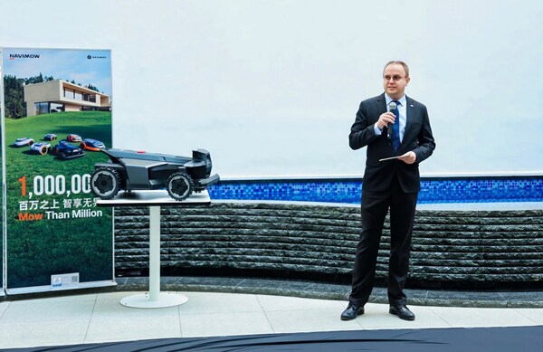 TÜV莱茵推出"草坪友好"认证 未岚大陆两款割草机器人获证