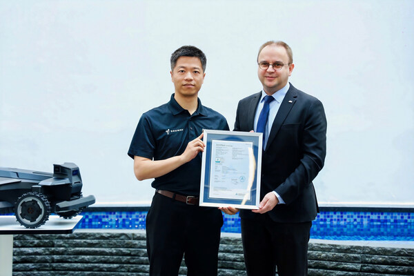 TÜV莱茵推出"草坪友好"认证 未岚大陆两款割草机器人获证