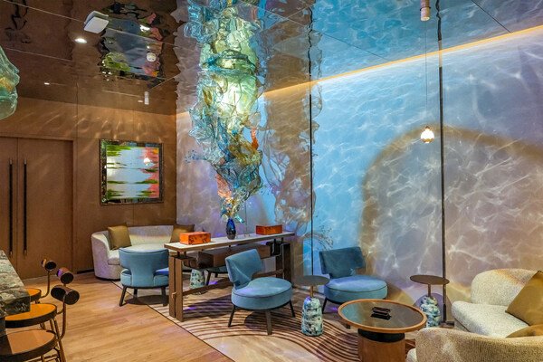 光影筑境，味绽烟花：烟花Bistro & Bar呈现从午后到深夜的美学飨宴