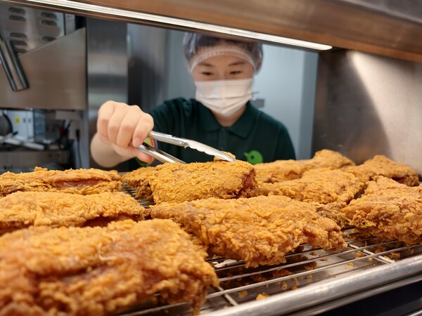 "脆"启新章：德克士脆脆日12周年，以"酷"之名重塑炸鸡信仰